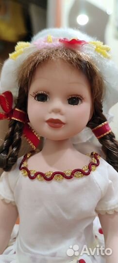 Кукла фарфоровая коллекционная