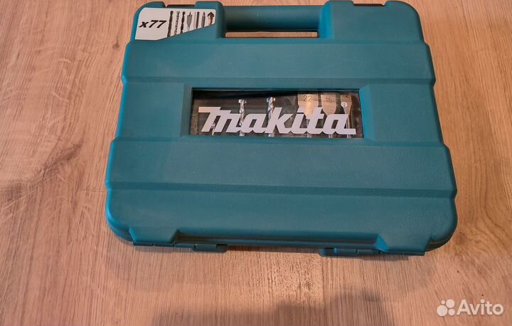 Набор Makita свёрл и бит 77 предметов