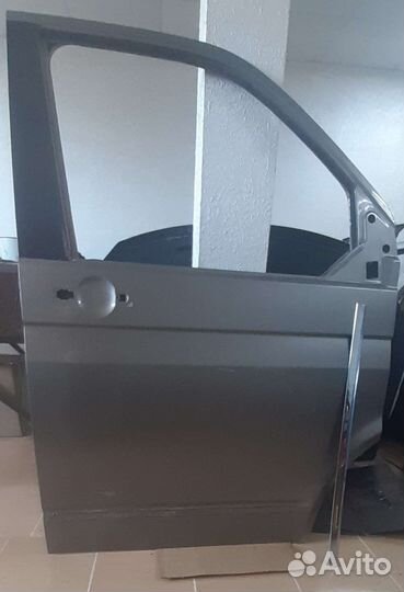 Передняя правая дверь volkswagen transporter