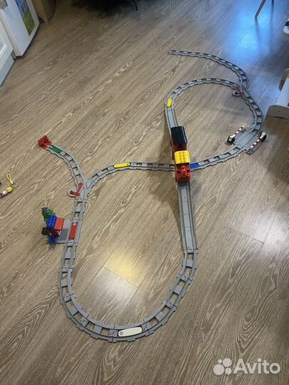 Продается поезд lego duplo