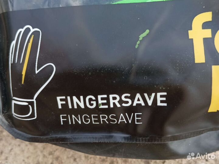 Вратарские перчатки adidas fingersave 10