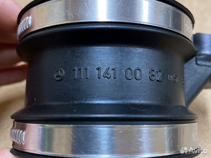 Патрубок дроссельной заслонки Mercedes w124 m111
