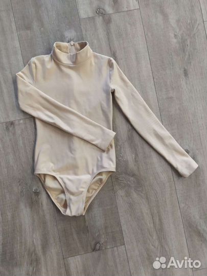 Платье для выступлений по фигурному катанию