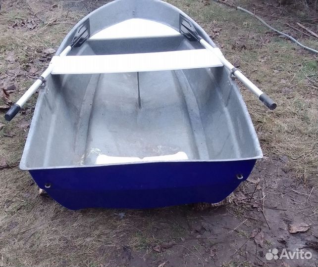 Стеклопластиковая лодка