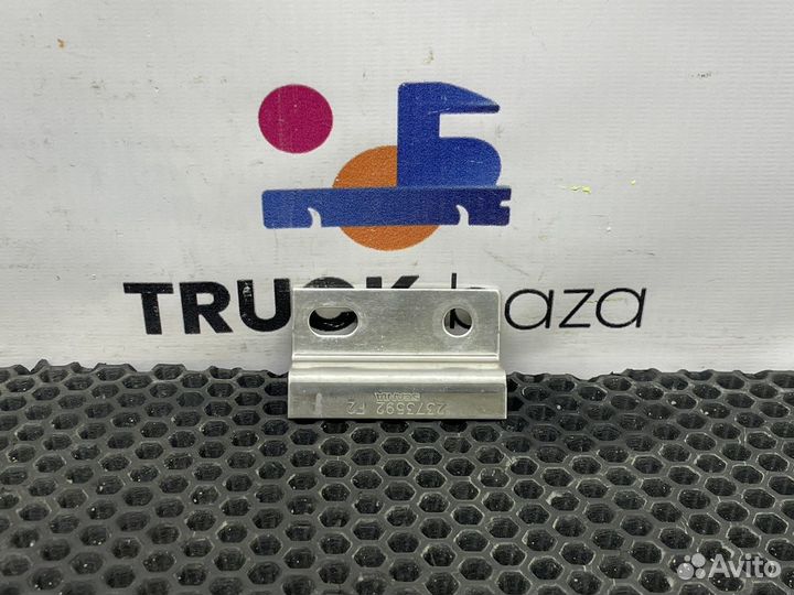 2373592 Кронштейн рамки люка Scania 6-series