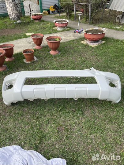 Передний бампер Toyota Hilux Surf