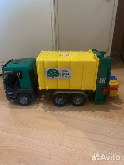 Грузовик bruder мусоровоз