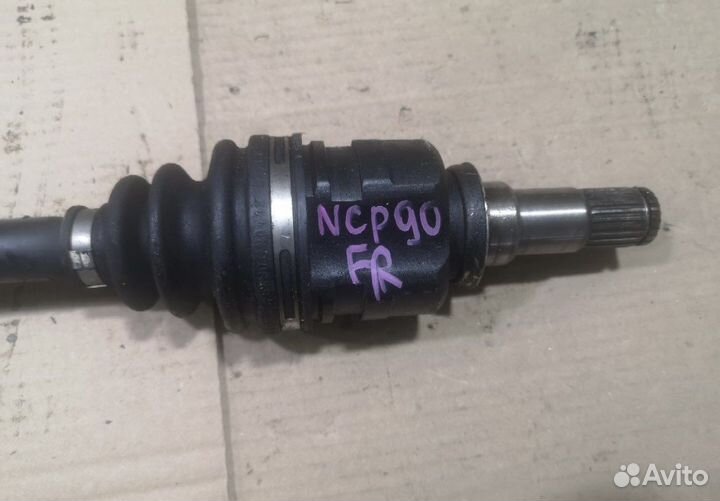 Привод передний правый toyota vitz ncp90 1nz-fe