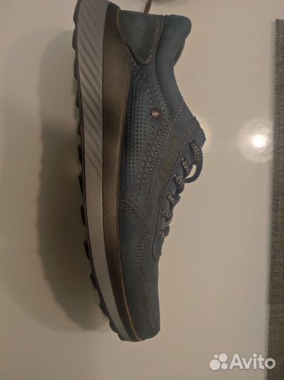 Кроссовки мужские 42 р