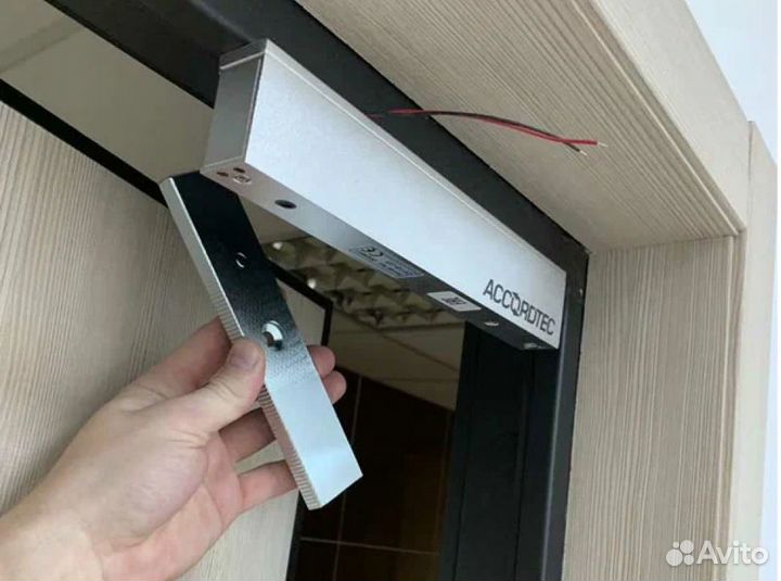 Установка электромагнитных замков, домофона, скуд