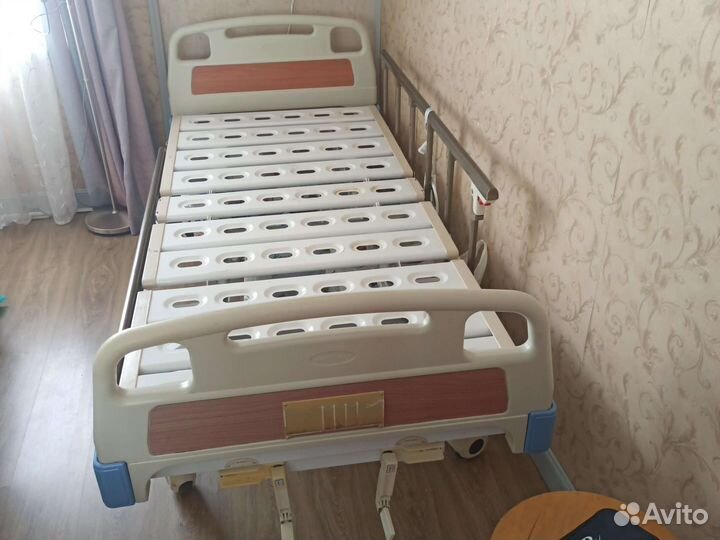 Медицинская кровать для лежачих больных