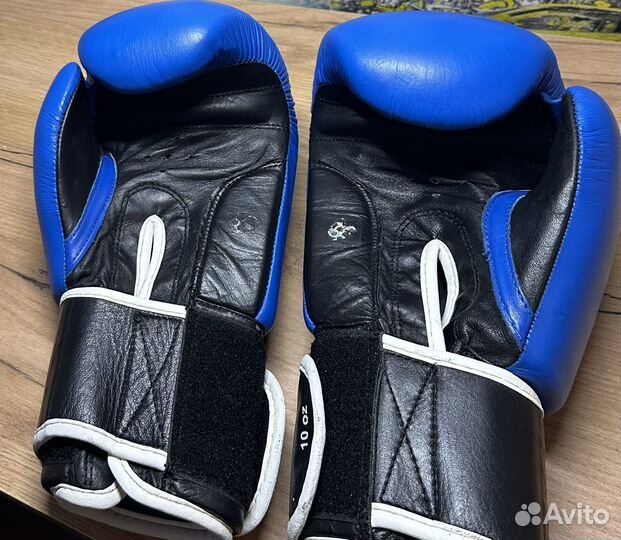 Боксерские перчатки 10 oz top ten