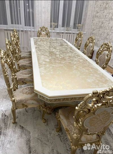 Столы и стулья