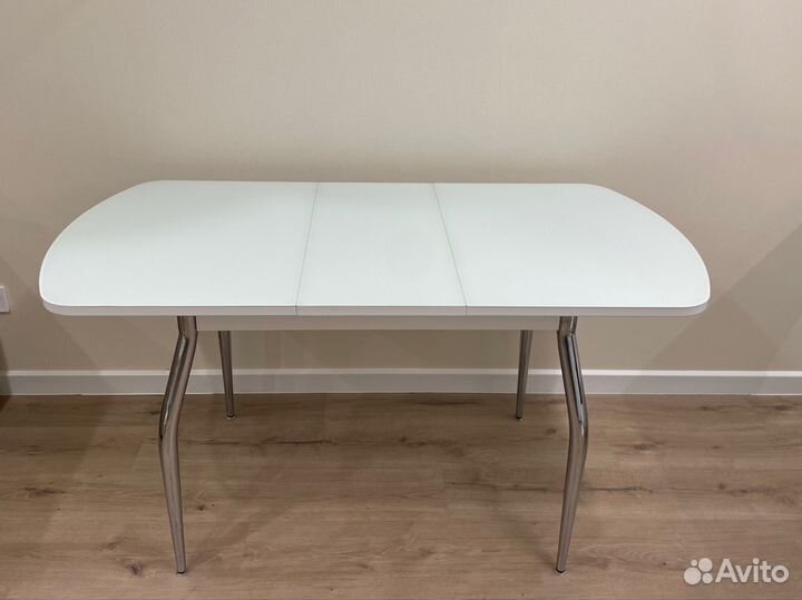 Обеденный стол