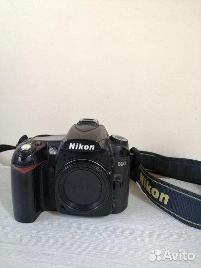 Фотоаппарат зеркальный Nikon D90 body