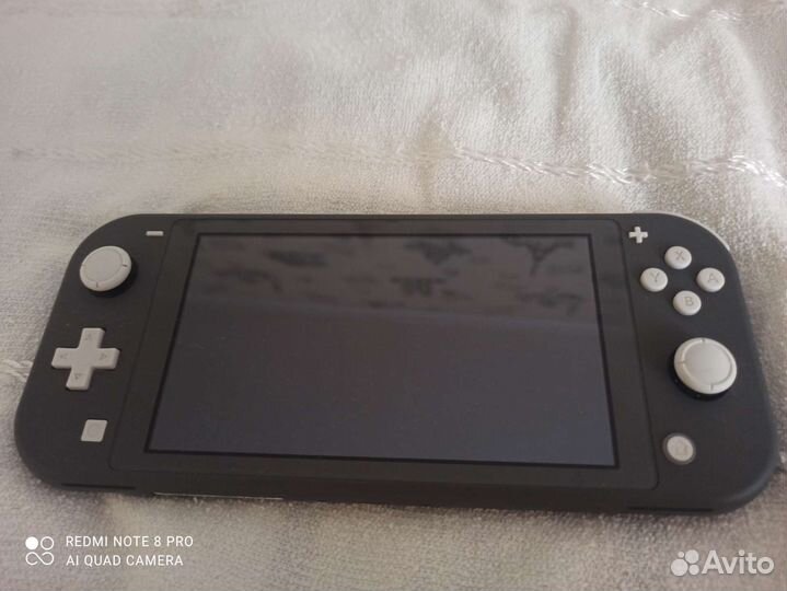 Nintendo Switch lite + кта памяти Samsung 256 gb