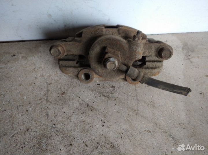 Суппорт передний правый Chevrolet Lanos 2004-2010