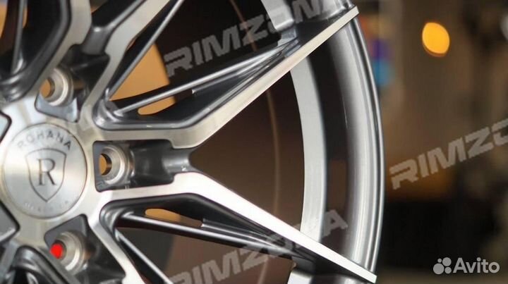 Литой диск в стиле Rohana R18 5x114.3