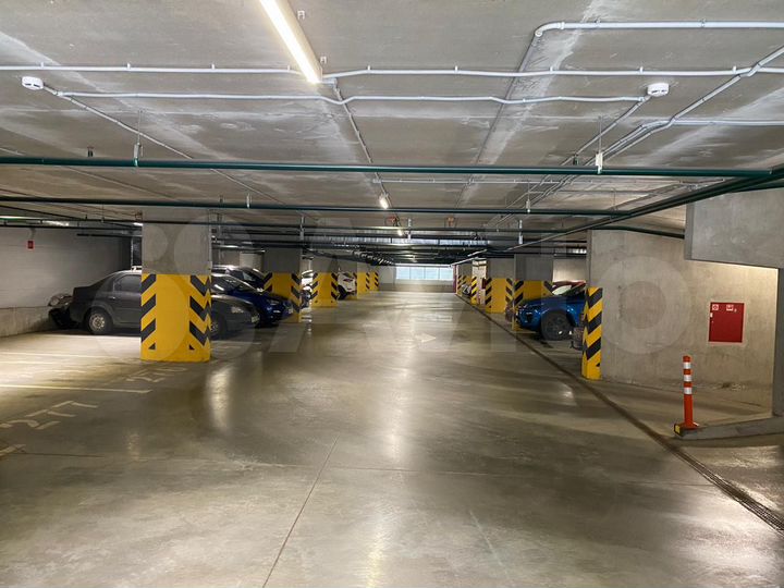 Машиноместо, 14 м²