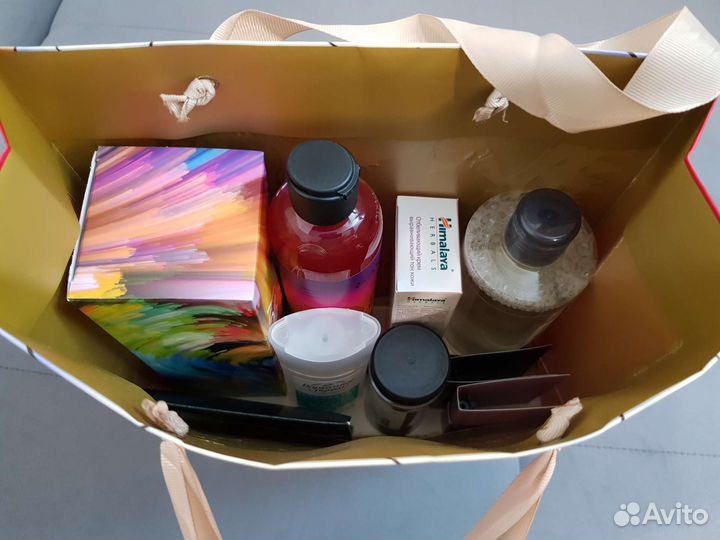 Набор новой косметики пакетом 10 шт