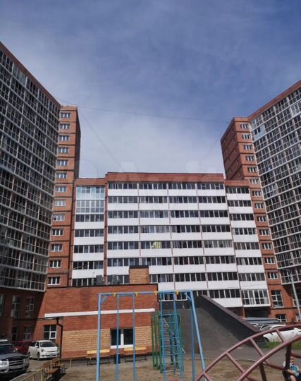 4-к. квартира, 95 м², 8/9 эт.