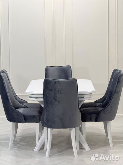Комплект стол и стулья. В наличии