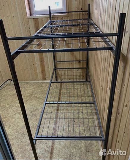 Двухъярусная кровать