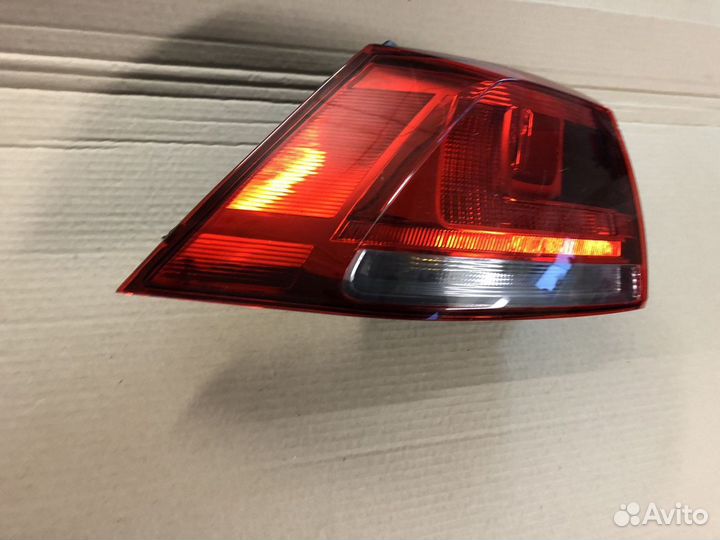Фонарь задний левый VW Golf 7