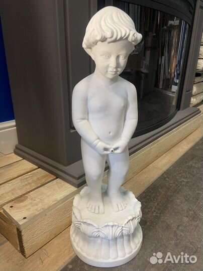 Статуя «Писающий мальчик» с функцией фонтана