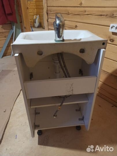 Тумба для ванной и шкафчик
