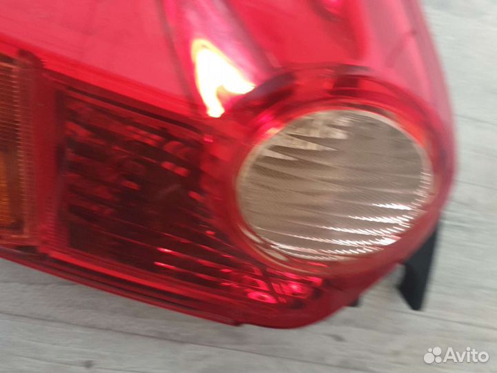 Фонарь задний левый на Nissan Juke