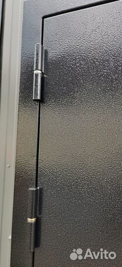 Дверь входная металлическая