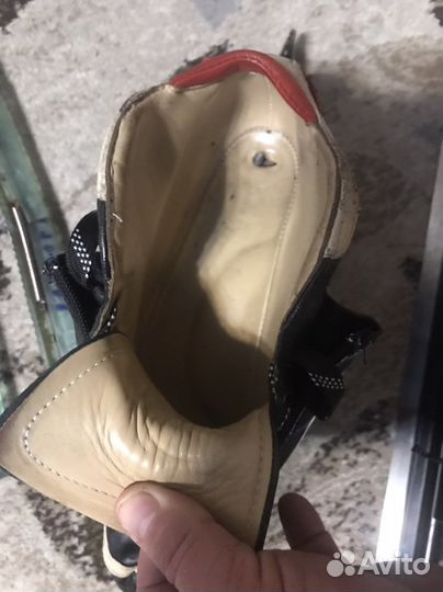 Конькобежные ботинки и лезвия viking