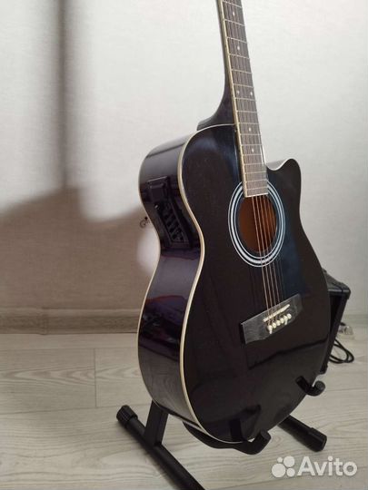 Электроакустическая гитара с комплектом 3 в 1