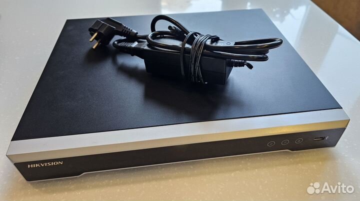 Комплект видеонаблюдения Hikvision: IP-камеры, NVR