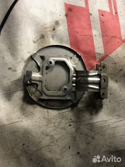 Лючок бензобака Toyota Porte NNP10