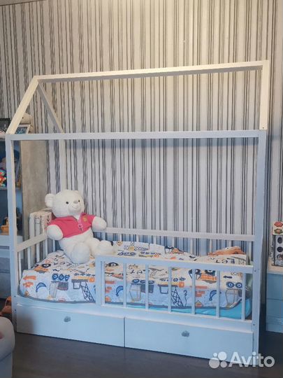 Детская кровать домик с матрасом