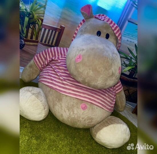 Игрушка большой бегемот