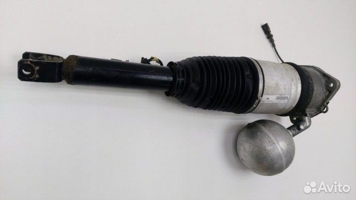 Амортизатор подвески задний левый Volkswagen