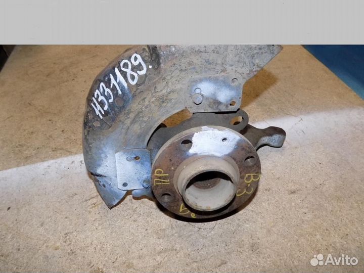 Кулак поворотный передний правый Passat B3 1988-19