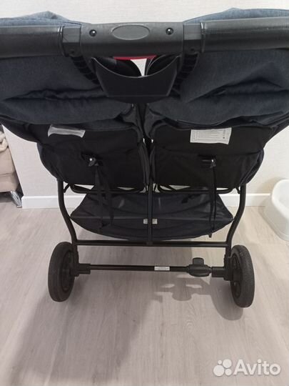 Коляска прогулочная для двойни