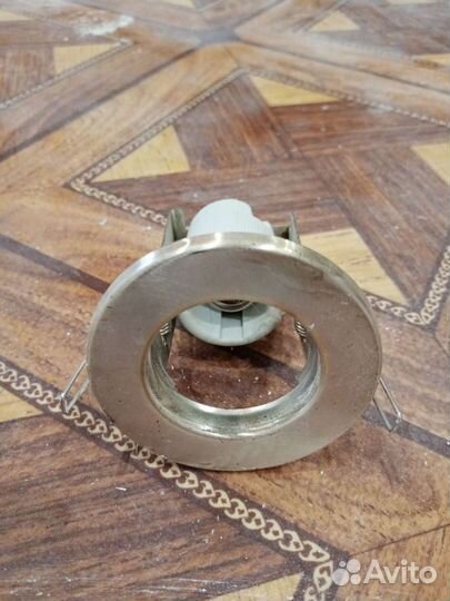 Светильники поворотные б. У