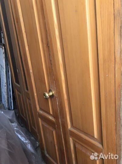 Двери из массива сосны