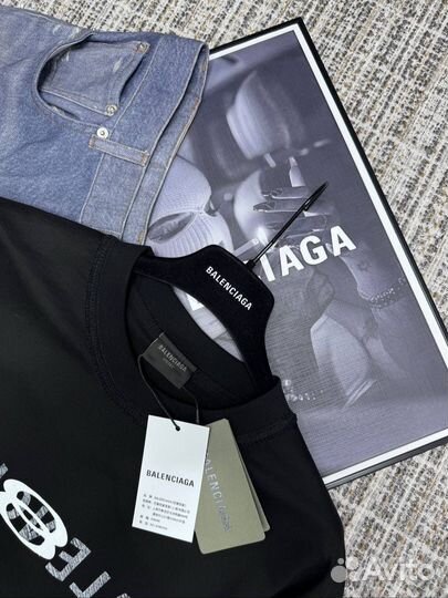 Balenciaga футболка premium