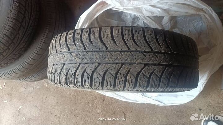 Bridgestone Ice Cruiser 7000 195/65 R15