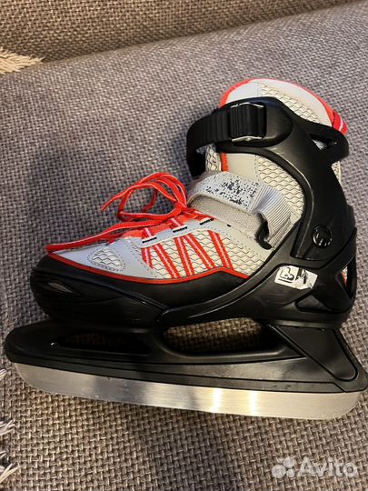 Коньки хоккейные