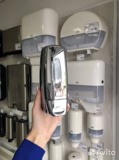 Дозатор для мыла настенный