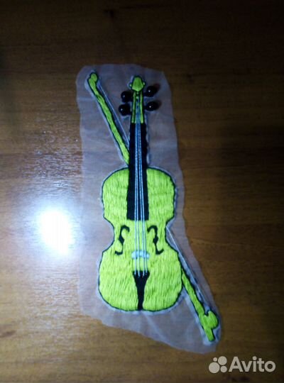 Нашивка, апликация в виде скрипки