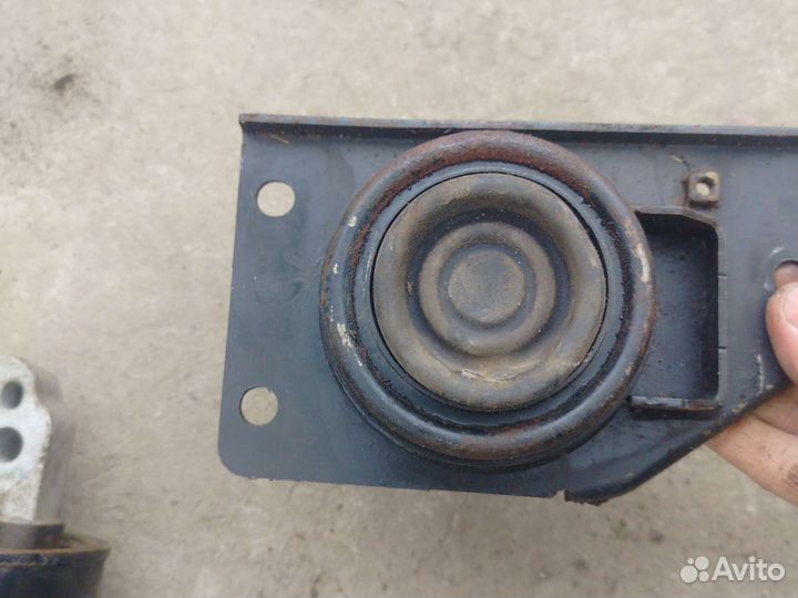 Крепление двигателя подушка kia rio 2