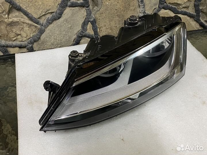 Фара левая Volkswagen Jetta 6 галоген оригинал